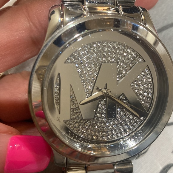 Woman’s Michael Kors watch - Picture 4 of 5